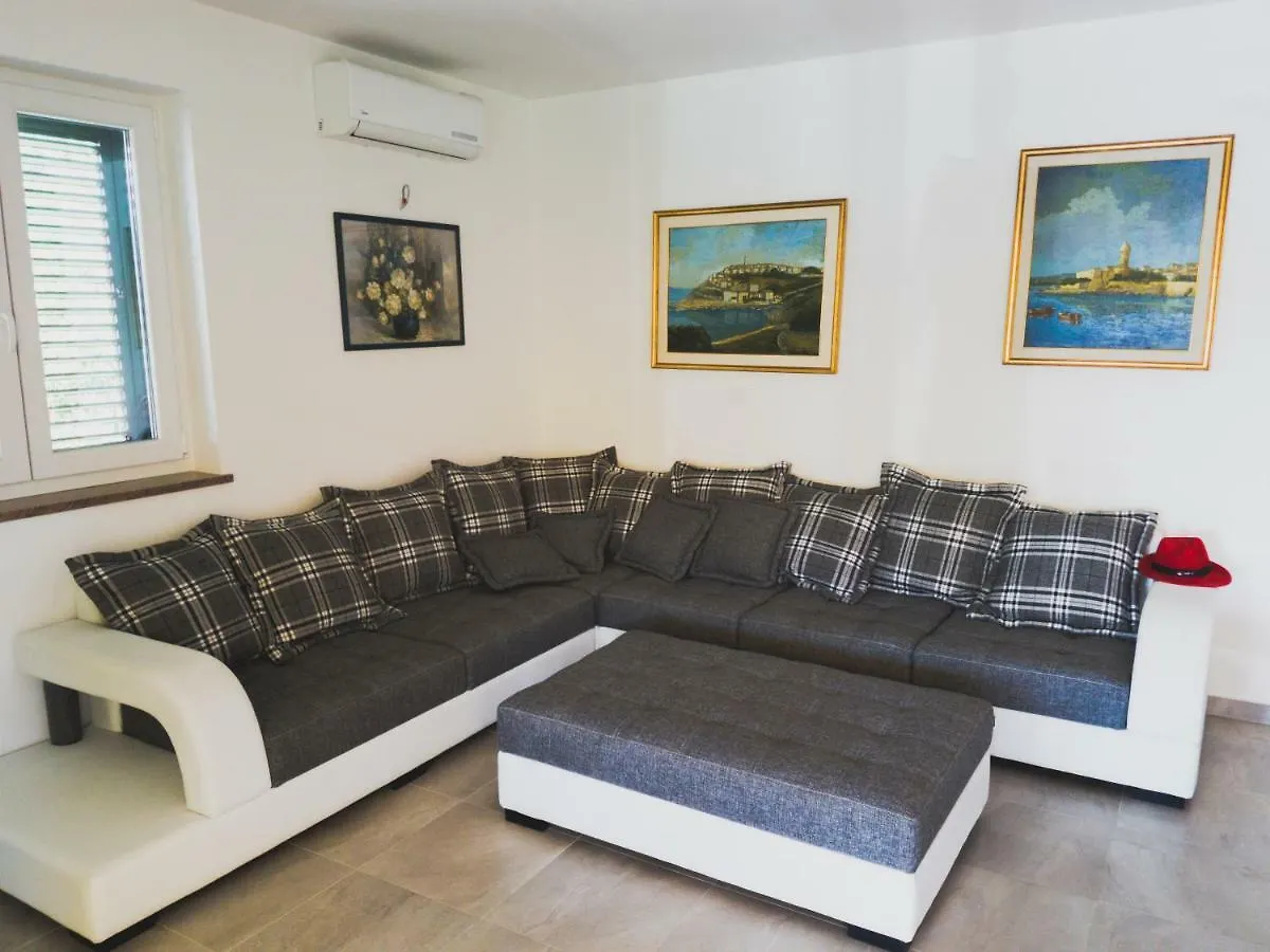 Villa Orka Omisalj Apartment