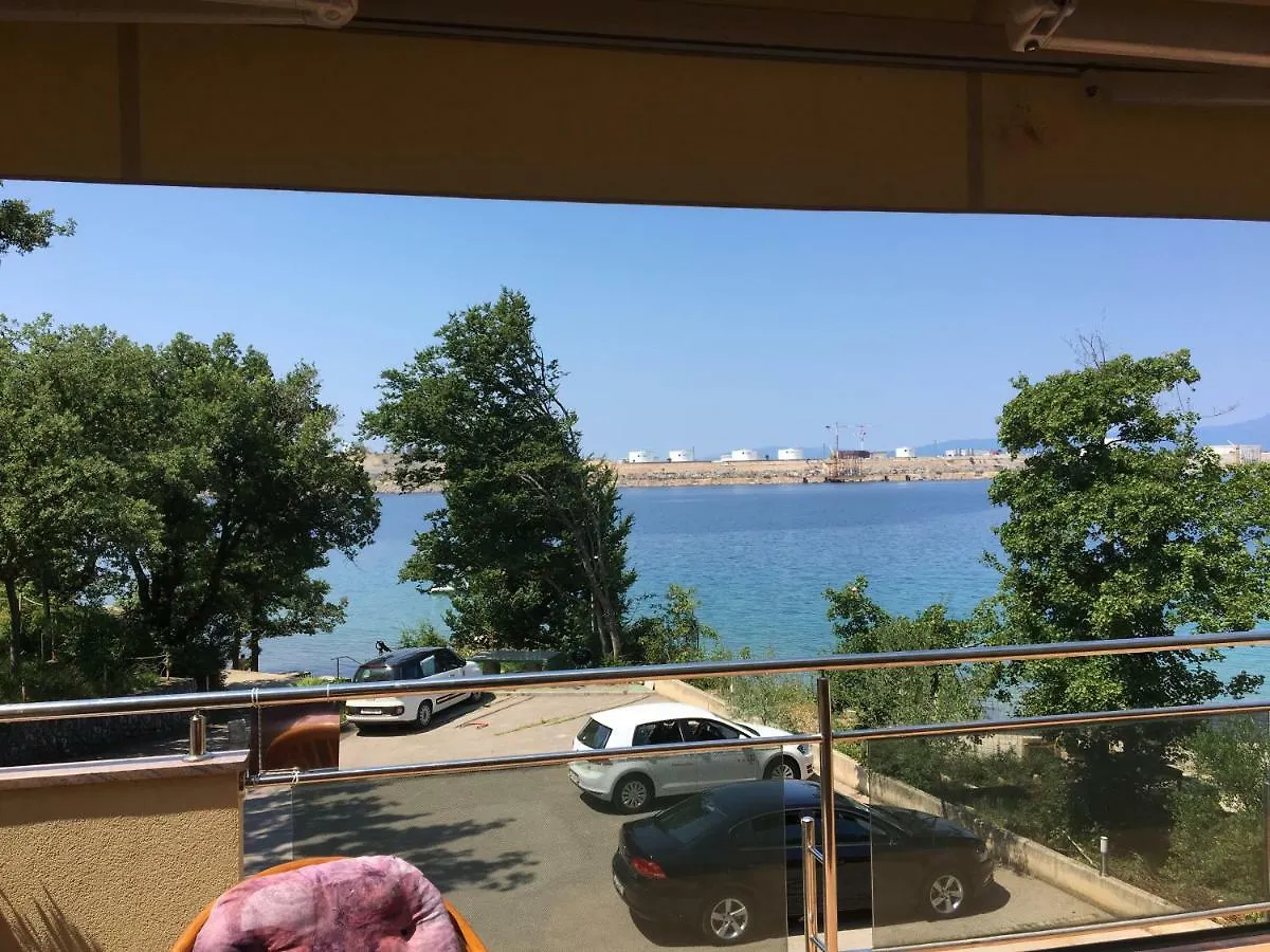 Villa Orka Omisalj Apartment